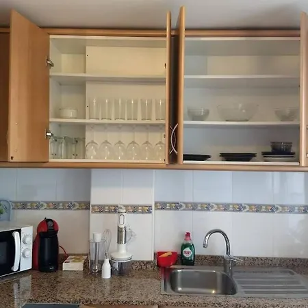 Bright & Spacious Apt - Panoramic Views!
