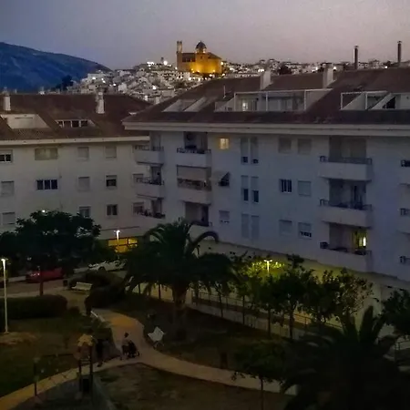 Bright & Spacious Apt - Panoramic Views! *
