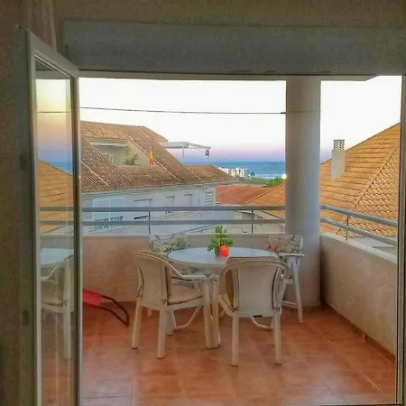 Bright & Spacious Apt - Panoramic Views! Apartment *