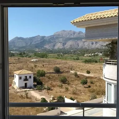 Bright & Spacious Apt - Panoramic Views! *